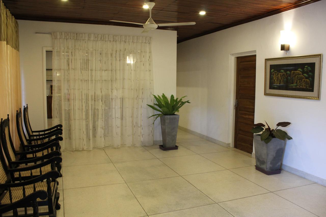 Nirmala Hotel And Restaurant Полоннарува Экстерьер фото