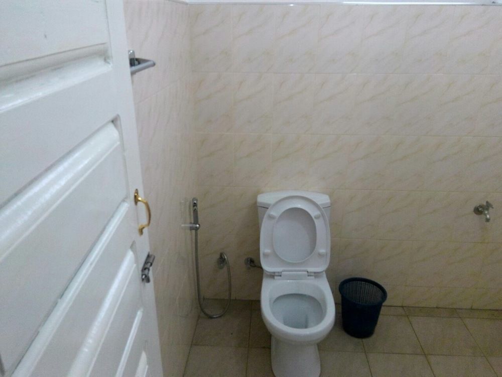 Nirmala Hotel And Restaurant Полоннарува Экстерьер фото