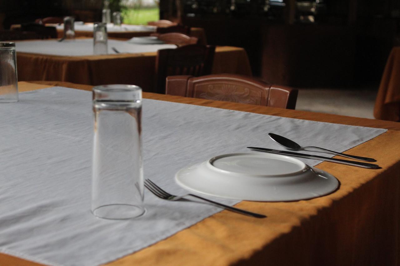 Nirmala Hotel And Restaurant Полоннарува Экстерьер фото